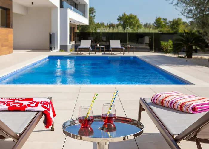 Villa Old Olive V By Interhome