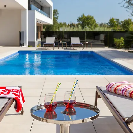 Villa Old Olive V By Interhome