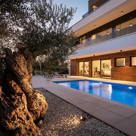 Willa Old Olive V By Interhome Vodnjan